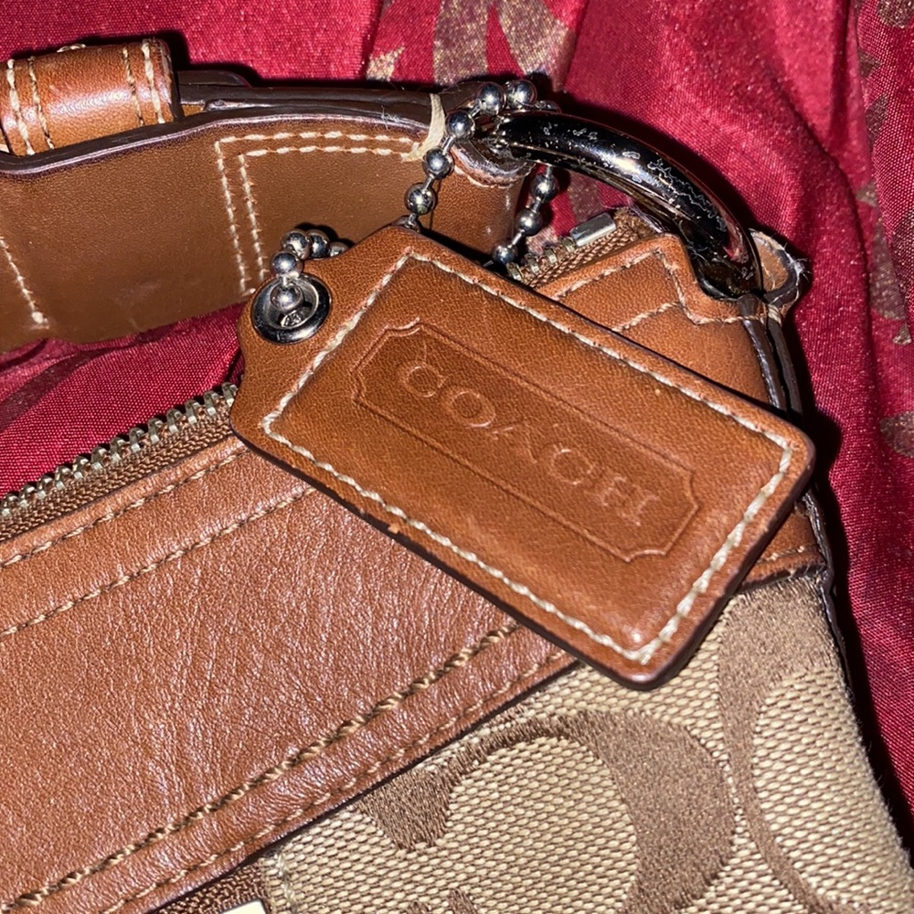 coach purse®️✔️ - Picture 3 of 6